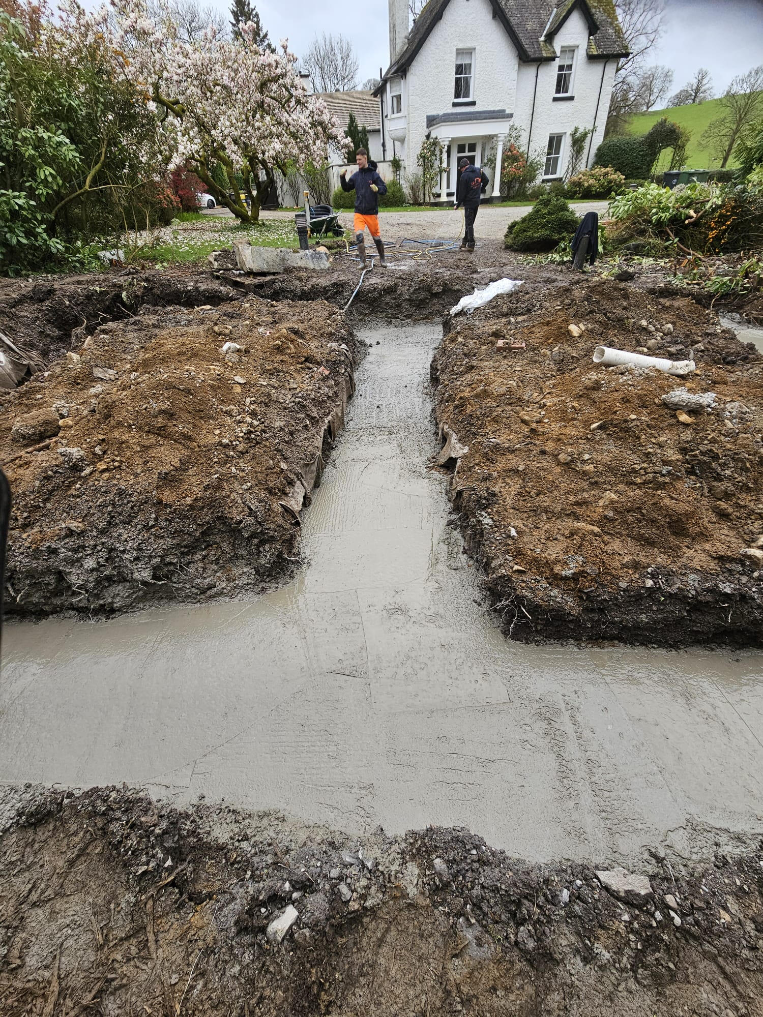 Foundation pour at a private country house